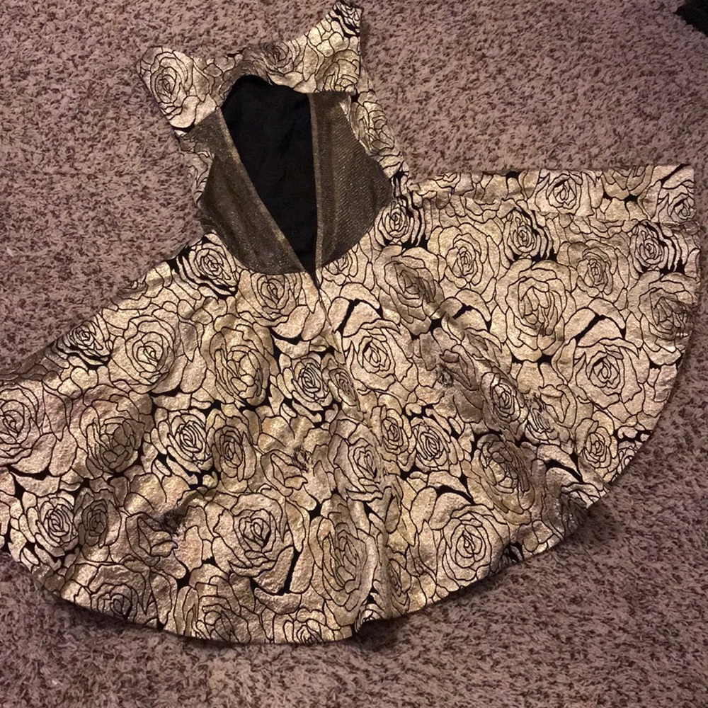 Dress - Picture 4 of 6